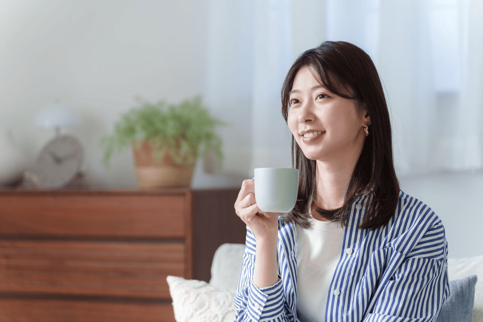マウスピース矯正中の飲み方｜お茶やコーヒーを飲む際の注意点