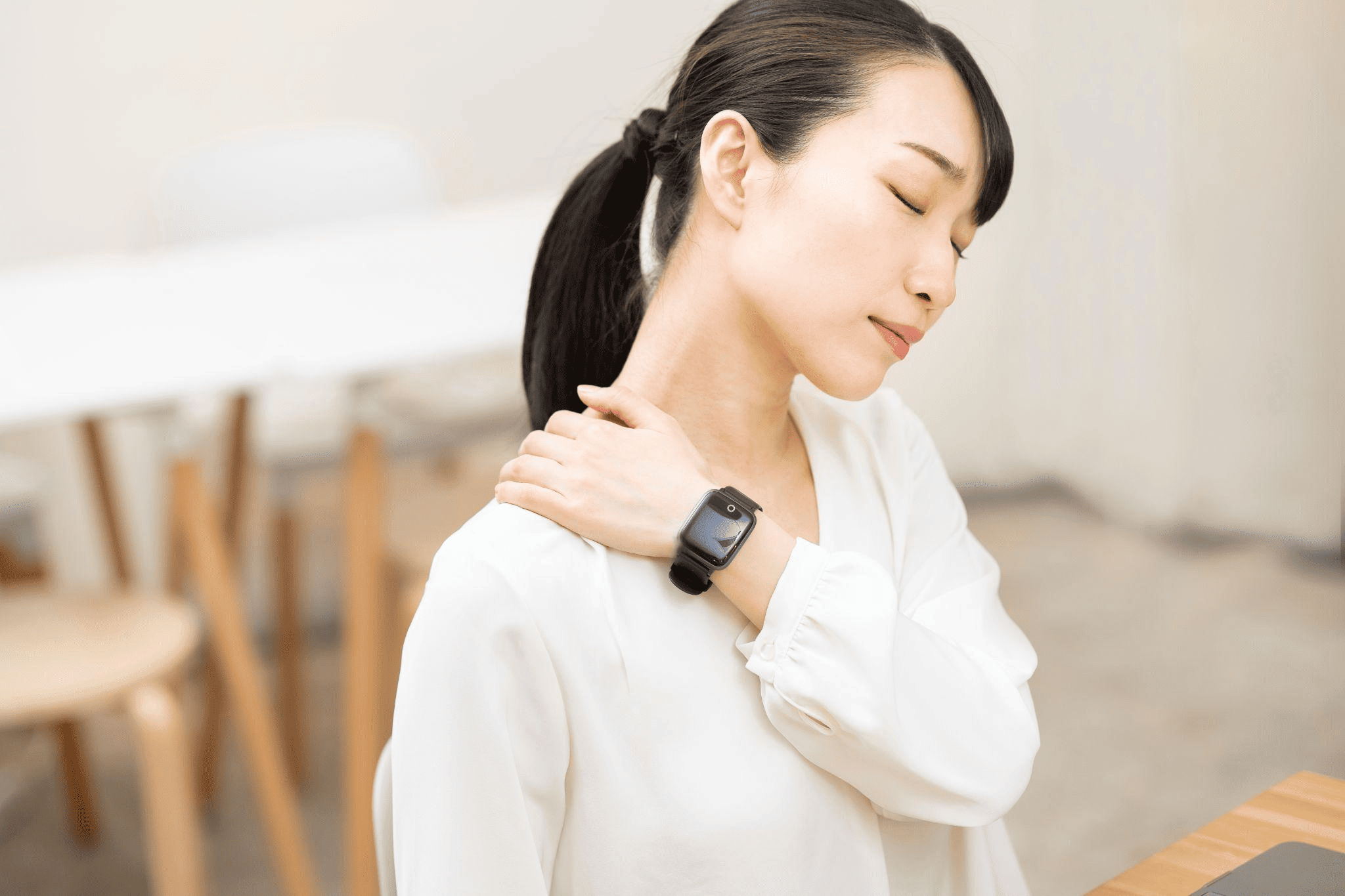 歯ぎしり・食いしばりが歯や身体に与える悪影響